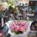 범한프라자 앞 | 초롱꽃방 핑크장미 꽃다발, 결혼기념일 깜짝선물~ 와이프가 너무 좋아했어요!