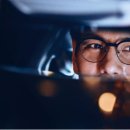 밝은빛안경 이미지