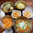 산방식당 제주점 🍜 <b>제주</b> 도민의 소울푸드, '<b>산방</b><b>식당</b>' <b>제주점</b> : 밀면과 수육의 쫄깃한 하모니
