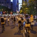 미국 시카고서 '세계 알몸 자전거 타기 대회' 개최 이미지