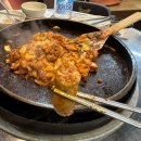 [강원도 춘천 여행]춘천 당일치기 여행지 춘천 닭갈비 골목 철판 닭갈비 부속물 맛집 혜정닭갈비