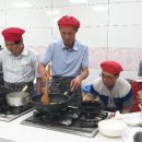 중년 남성 대상 요리교실 이미지