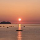 해뜨는 바다풍경 모텔 이미지