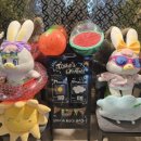 인형과 함께 이미지