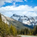 캐나다 앨버타주의 밴프 국립공원 보우 호수(Bow Lake)에서 루이스 호수(Lake Louise)까지 이미지