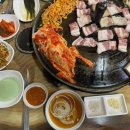 본가솥뚜껑생삼겹살