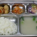 10월 22일 점심(쌀밥 한우사골곰탕 계란장조림 쉬림프샐러드 배추김치) 이미지