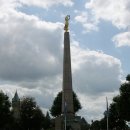 ＜제 24편＞룩셈부르크 (2) / 개요. 룩셈부르크 국기. 헌법 광장. 전사자 위령탑과 황금 여신상 이미지