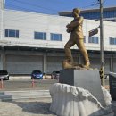 김주열열사 동상 | 갈색표지판-김주열열사 시신인양지.