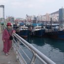 자갈치아지매 조각상 이미지