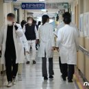 선진국도 '의사 파업' 골머리…"최악 대란 피하려면 '이 사람들' 필요" 이미지