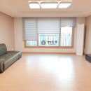 햇살품은 창 이미지