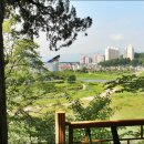 절벽 위 바위 이미지