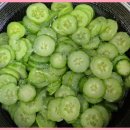 볶지 않아도 오도독한 식감이 좋은 고소한 맛의 오이무침 이미지