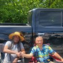 A native Indian, Cherokee gave me a green card 이미지