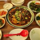 빨간 시골집 이미지