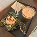 용마 | 샤로수길 카페 디저트 맛집, 용마커피 쑥와플 후기