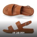 디자인야기 | 데이워크 샌들 2주 써보니 발 편한 스트랩 디자인 후기