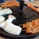 유장군솥뚜껑삼겹살 - 파주시 한마음2길 28 | 유장군솥뚜껑삼겹살