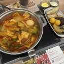 돌고래민박 | 결혼식 혼자가서 뷔페먹는 으른이 된 일상