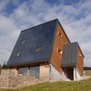 측면 마름모 태양광 큐브주택 콘크리트 목구조 하이브리드 건축 이미지
