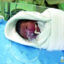 중국 미모의 부랑여성,,대로변에서 아이를 출산하는 충격장면!! 이미지