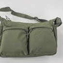 백진사 | 유니클로 멀티 포켓 숄더백 카메라 가방 변신 후기, 라이카 Q3 43과 헤드폰 수납 꿀팁