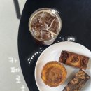 역삼-1329 | 인스타 유행 따라잡기 :: 역삼역 조용하고 분위기 좋은 카페 [로흐] 내돈내산 에그타르트 휘낭시에 후기