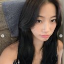 르세라핌(LE SSERAFIM) 카즈하, 한 뼘 숏팬츠로 뽐낸 국보급 비율 'LA 흰 티 요정' 이미지