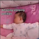 Amazing sleeping position 이미지
