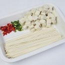 홍 두부 국수 이미지