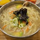 황금돼지동상 | [팔달문시장맛집] 시장국수_위치, 외부/내부모습, 메뉴, 후기 (닭 반마리 칼국수, 비빔국수, 막걸ㄹㅣ)