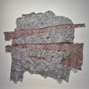 양감환경자원 | 화이트큐브 서울 : El Anatsui 엘 아나추이 개인전 <LuwVor> 병뚜껑을 자르고 펼쳐 구리선으로 엮어...