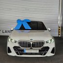 두대모터스 | BMW 5시리즈 25년식 520i M스포츠 화이트 차량을 최대 프로모션과 무이자할부로 출고