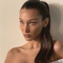 벨라 하디드 Bella Hadid 영화제 패션, 핑크 플라워 원피스 최근 스타일 위시리스트 🤍
