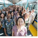 영어 못해도 OK… 트랜스링크 직원들, 이제 &#39;언어 핀&#39; 달고 근무 이미지