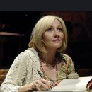 J.K. Rowling Speaks at Harvard Commencement 이미지