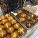 아워홈두산타워 | 중앙시장, 강릉 육쪽 마늘빵 - 강릉 먹거리 강릉 중앙시장 맛집 팡파미유에서 육쪽마늘빵 먹어본 솔직후기