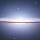 허블우주망원경에 포착된 솜브레로 은하 이미지