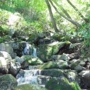 산 위에 호수 이미지