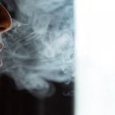 담배 오래 피우면, 입술·혀 검게 변하는 이유 이미지