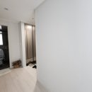 덕림아파트 | 제목: 광주 월산동 데시앙 중문 시공 후기, 블랙&amp;골드 슬라이딩으로 현관 분위기 반전!