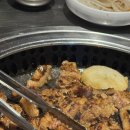 홍해바다참숯불돼지갈비 | 광안리 고기집 생/양념 돼지갈비에 갓김치가 킥인 해안숯불갈비