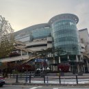 뉴코아아울렛 강남점 주차장 앞 횡단보도 | [웨딩홀투어] 경기 부천 웨딩홀 &#39;소풍 컨벤션 웨딩홀&#39; 상담후기(계약X / 26년 하반기 견적공유)