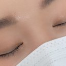 흰네일앤브로우 이미지