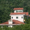 숲속의하얀집 이미지