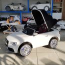 아기 돌 선물로 인기있는 아우디 RS5 유아전동차 이미지
