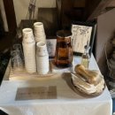 은빛 비치는 돌 이미지