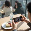 스마트폰과 SNS 마케팅 | 후기와 SNS 추천 활용으로 소비자 신뢰 구축하는 사회적 증거 마케팅 전략