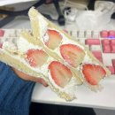 CU 상암4단지점 | CU 신상 편의점 딸기샌드위치 솔직후기 스스스 우유샌드 칼로리,가격은?